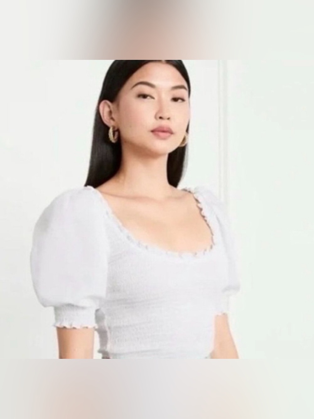 NWT large hill house Aiko
Top new
